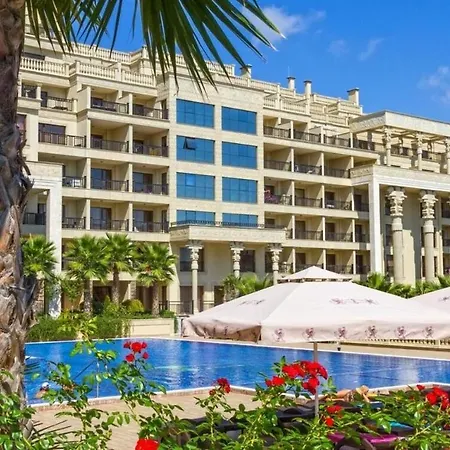 Argisht Cozy With Pool & Sea Breeze Apartment